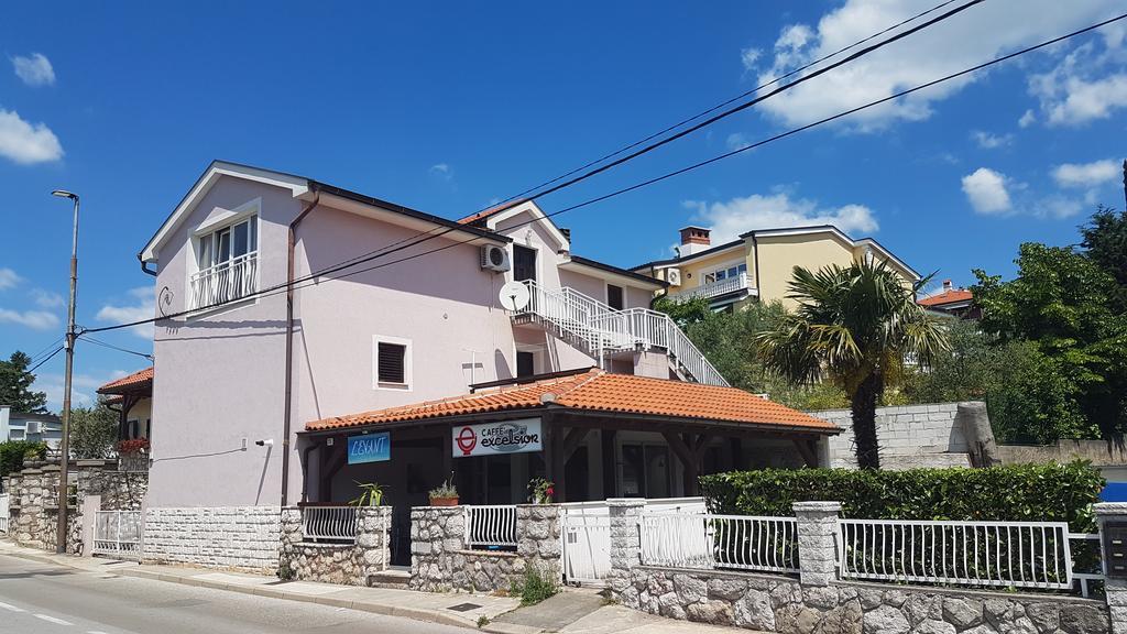 Apartman Sevilya Kostrena Buitenkant foto